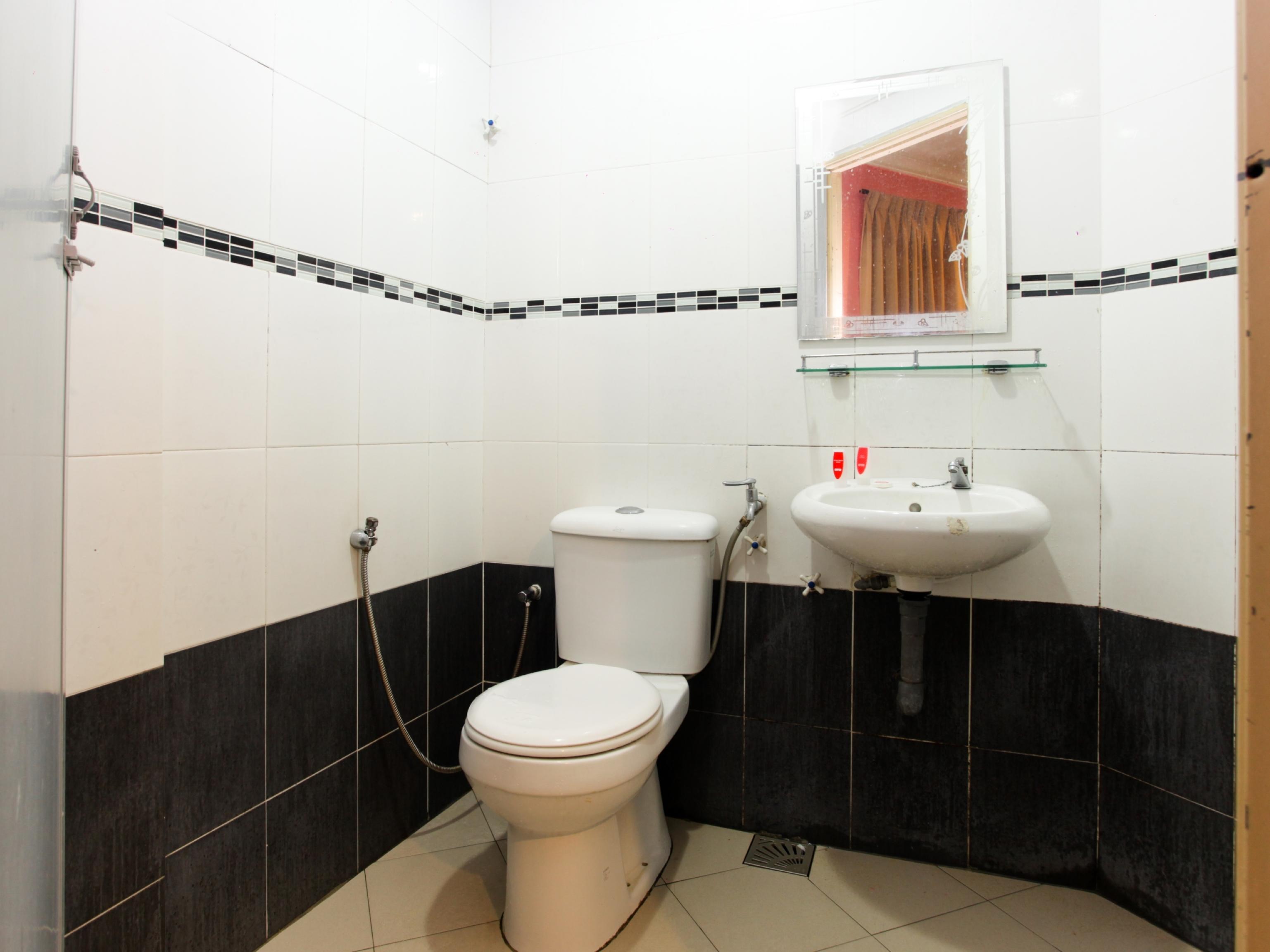 Oyo 746 Comfort Hotel 2*